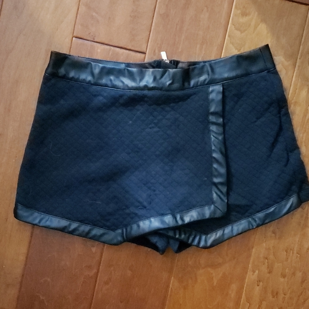 Black skorts
